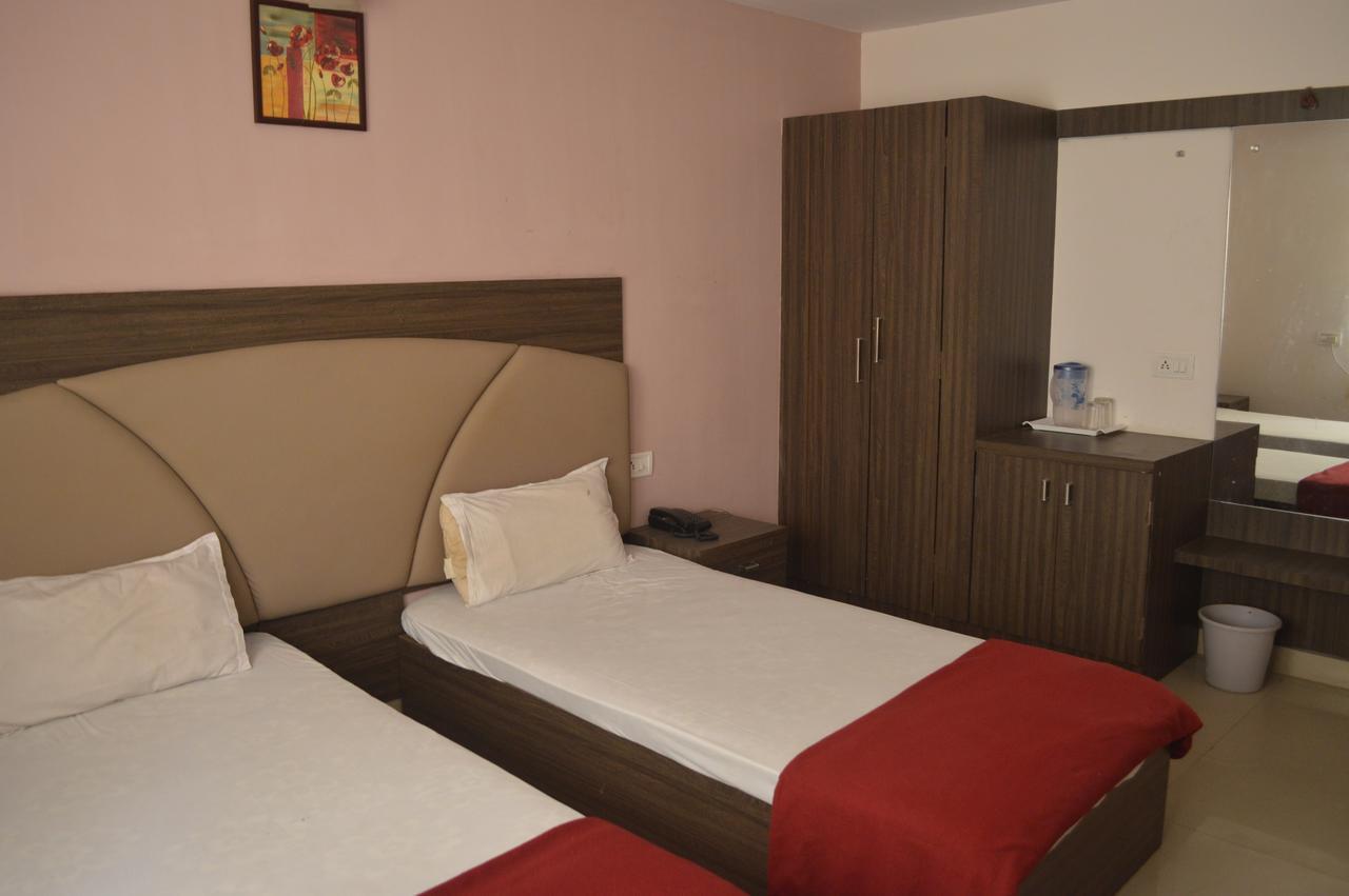 Hotel City Palace Brahmapur Quarto foto